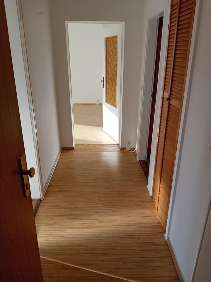 Thumbnail-schöne 3 Raum Wohnung mit Stellplatz zu vermieten