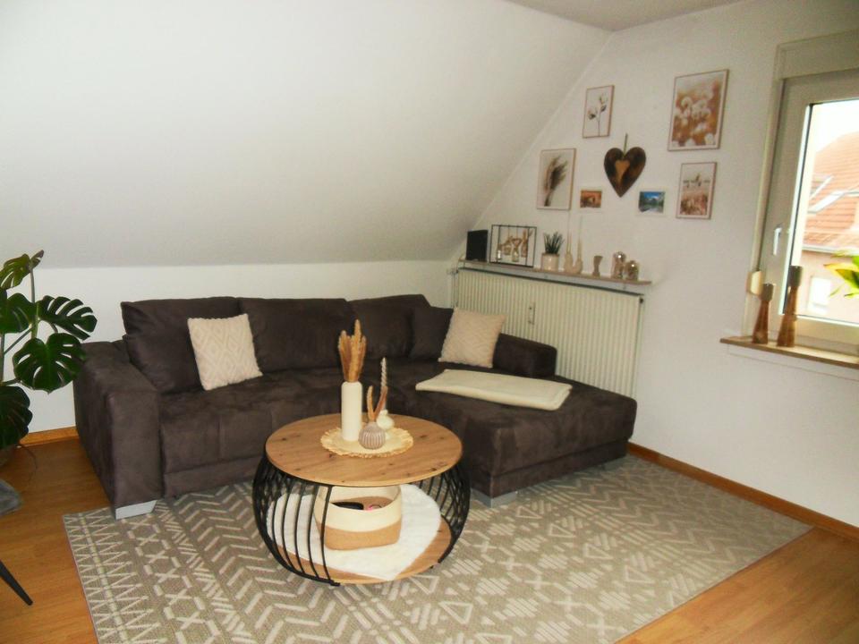 Thumbnail-Gemütliche 3 Zimmerwohnung, Küche, Bad mit Fenster + Dusche, 58 m², Keller, 1 Garage, Rügener Strasse, 49086 Osnabrück- Voxtrup