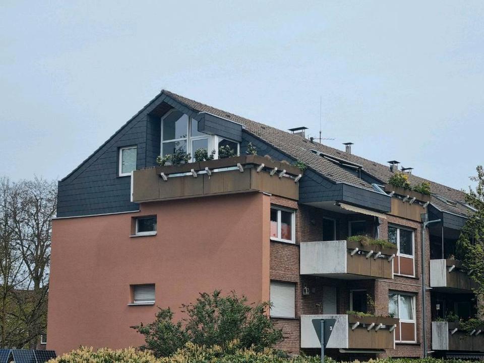 Thumbnail-3,5 Zimmer Dachgeschosswohnung mit Balkonen in zentraler Lage