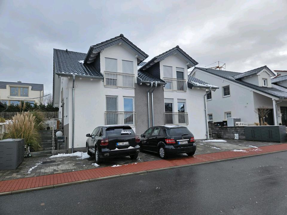 Thumbnail-Großzügige DHH mit traumhaften Garten und Ausblick