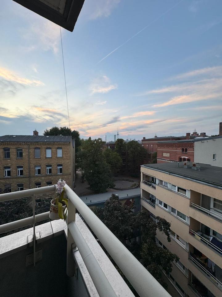 Thumbnail-Wohnung zur Miete in Kreuzberg mit Blick auf den Fernsehturm