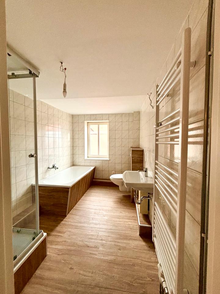 Thumbnail-3 o. 4 Raumwohnung, frisch renoviert, neue EBK, neues Bad