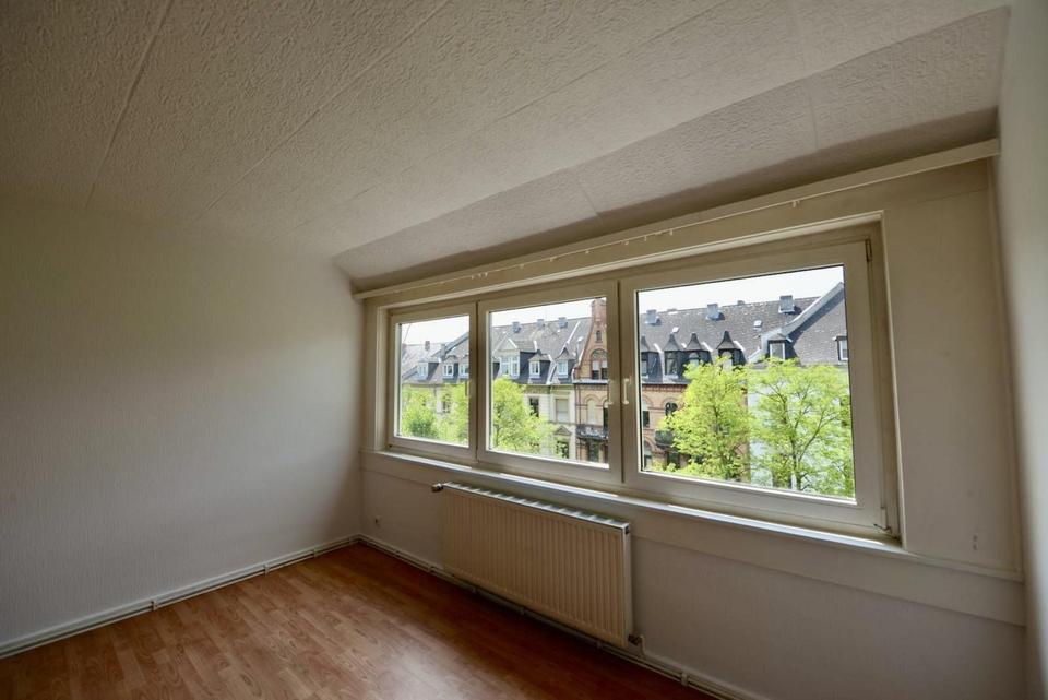 Thumbnail-Exklusive 3-Zimmer-DG-Wohnung mit Einbauküche in Wiesbaden