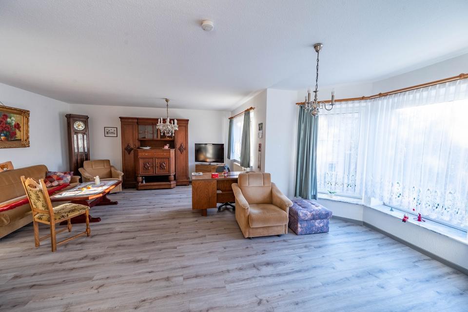 Thumbnail-Große Zweizimmerwohnung mit tollem Ausblick im Arnstädter Süden