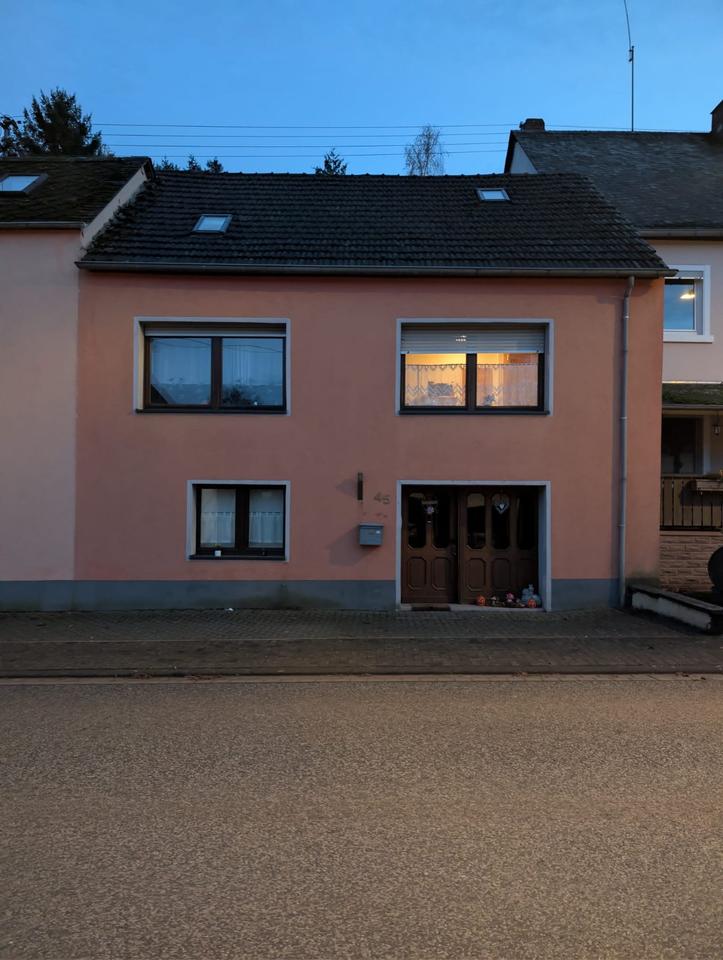 Thumbnail-Mehrfamilienhaus großes Einfamilienhaus – 180 m² Wfl., 1.220 m²