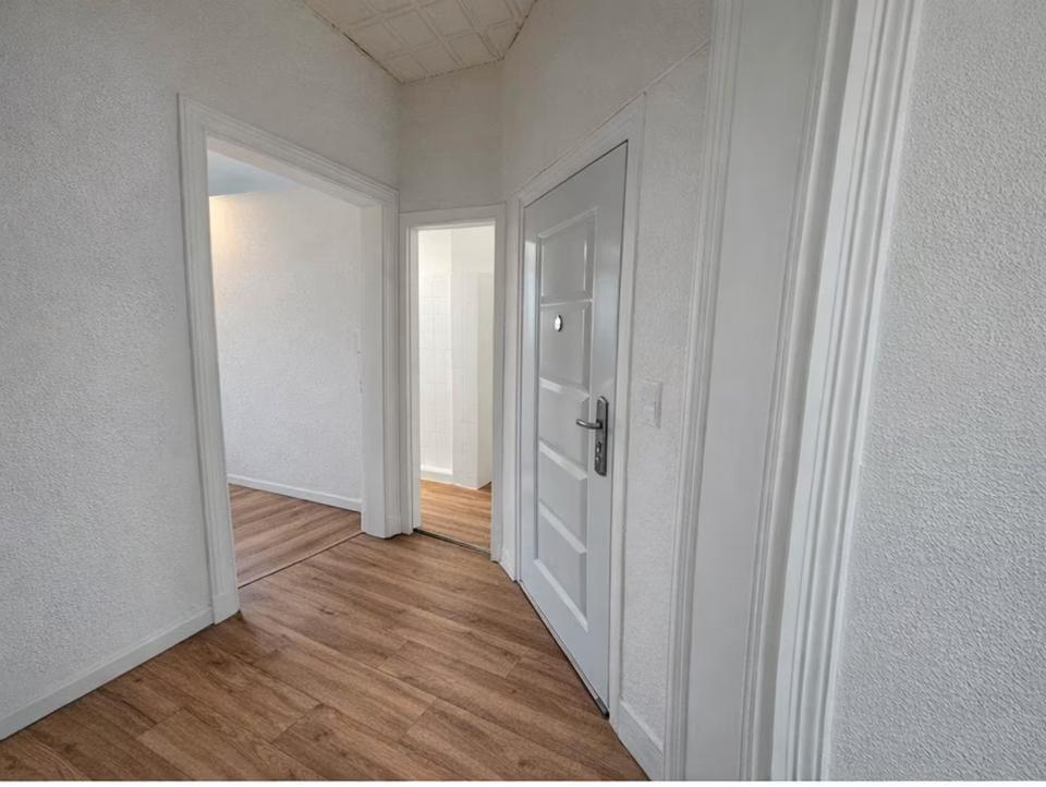 Thumbnail-renovierte 2-Zimmer-Wohnung in ruhigem 4-Parteien-Haus