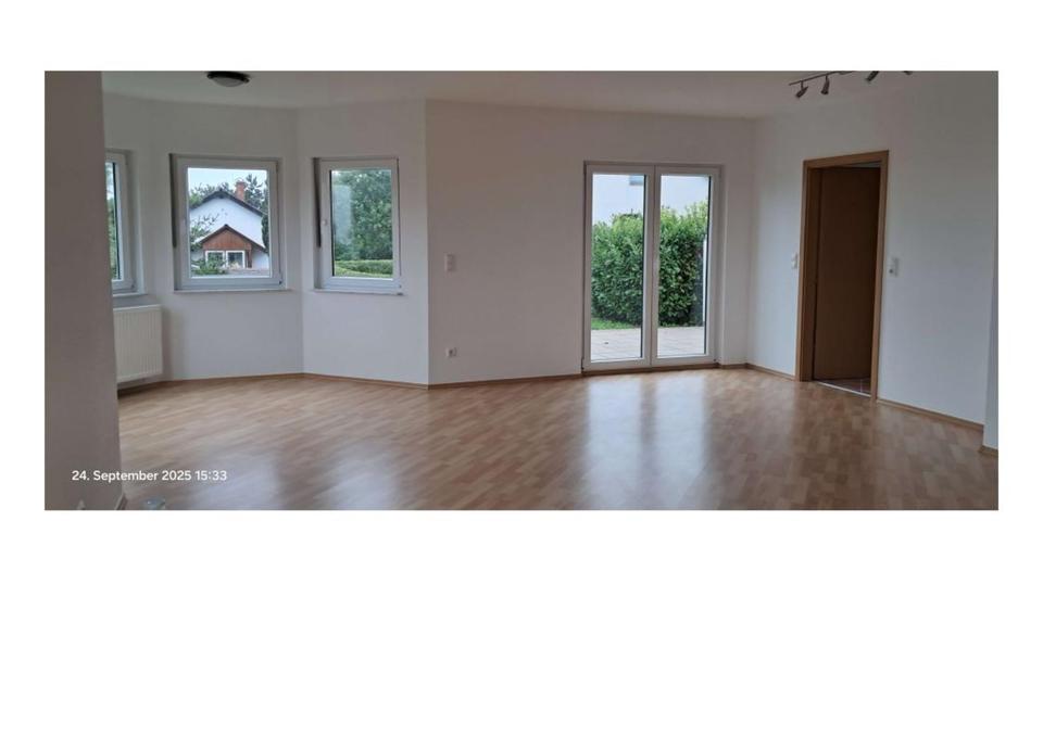 Thumbnail-3,5 Zimmer EG Wohnung mit Terrasse