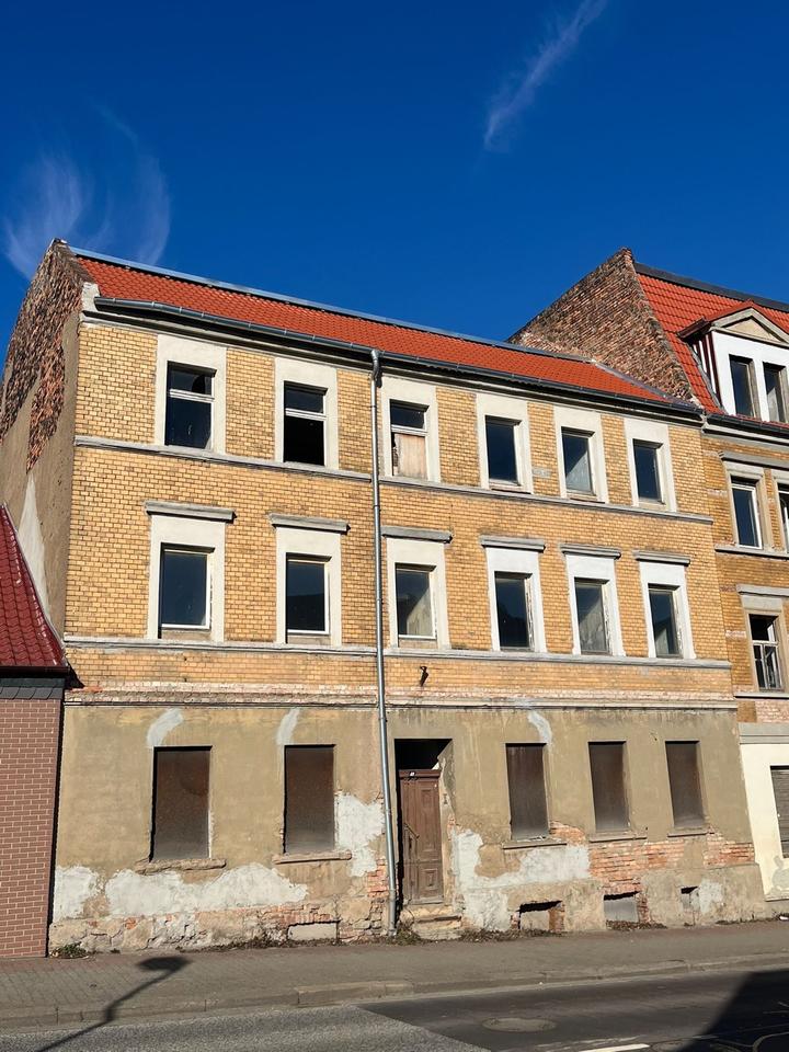 Thumbnail-SANIERUNGSBEDÜRFTIG Mehrfamilienhaus