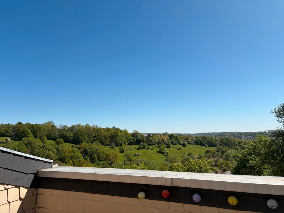 Thumbnail-Charmante 2 Zimmer-DG- Wohnung mit traumhaften Ausblick