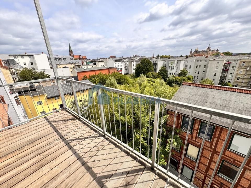 Thumbnail-3-Zimmer Wohnung in der Altstadt mit Balkon, EBK & tollem Ausblick