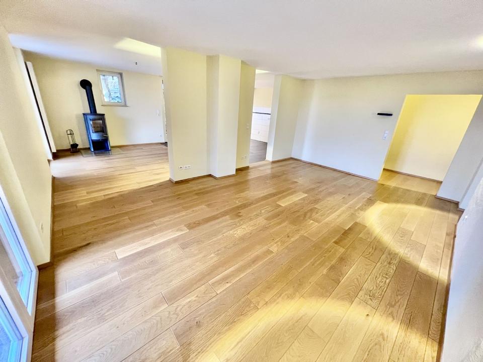 Thumbnail-Großzügige und Wunderschöne 2,5 Zimmer Erdgeschosswohnung mit Blick ins Kinzigtal