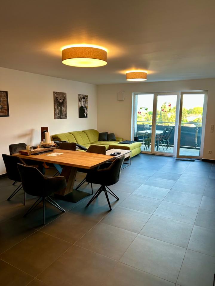 Thumbnail-Moderne,lichtdurchflutete 3,5 Zimmer-Neubauwohnung in bester Lage