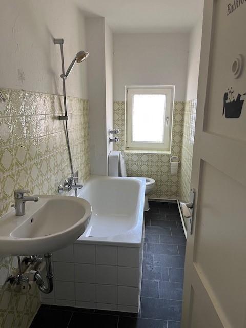 Thumbnail-**EINZUGSFERTIGE 2-Zimmerwohnung im ERDGESCHOSS**