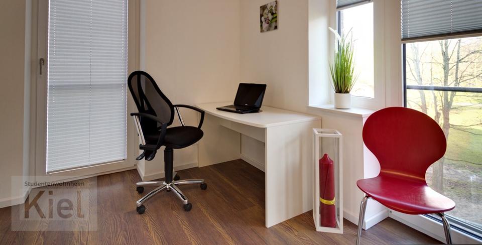 Thumbnail-1 Zi 20m² Studenten Azubi Wohnung möbliert am Wasser modern in Kiel City Innenstadt