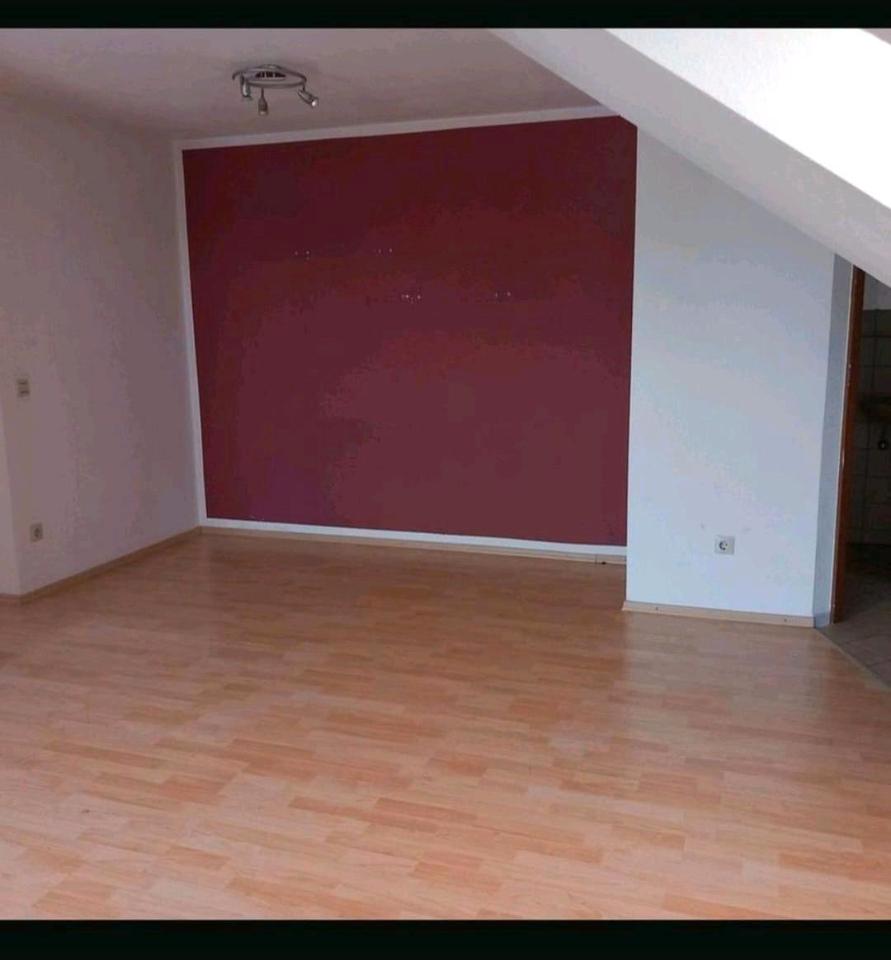 Thumbnail-DG Wohnung in Niefern Öschelbronn 2.5 Zimmer