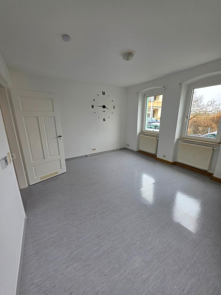 Thumbnail-1 Zimmer- Apartment. Anzeige komplett lesen!