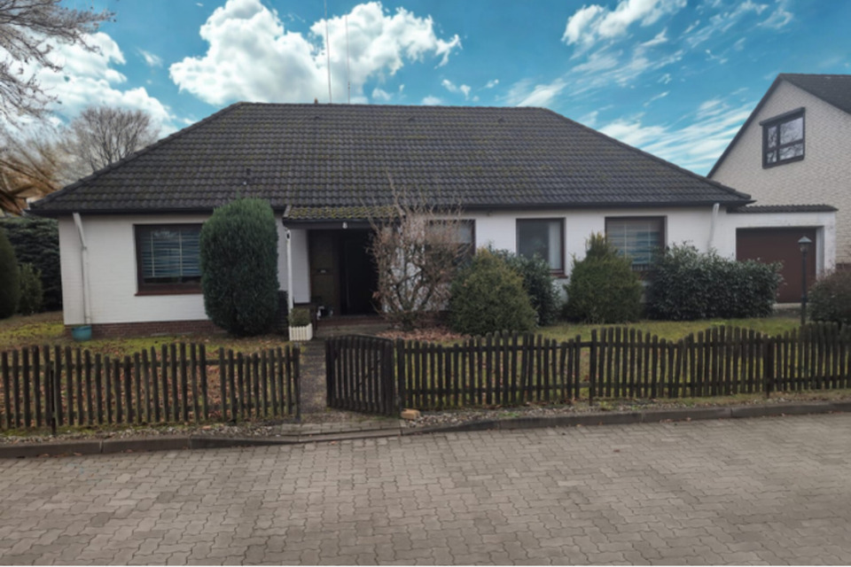 Thumbnail-Von PRIVAT - EFH Fleestedt - Bj.1970 - Eckgrundstück