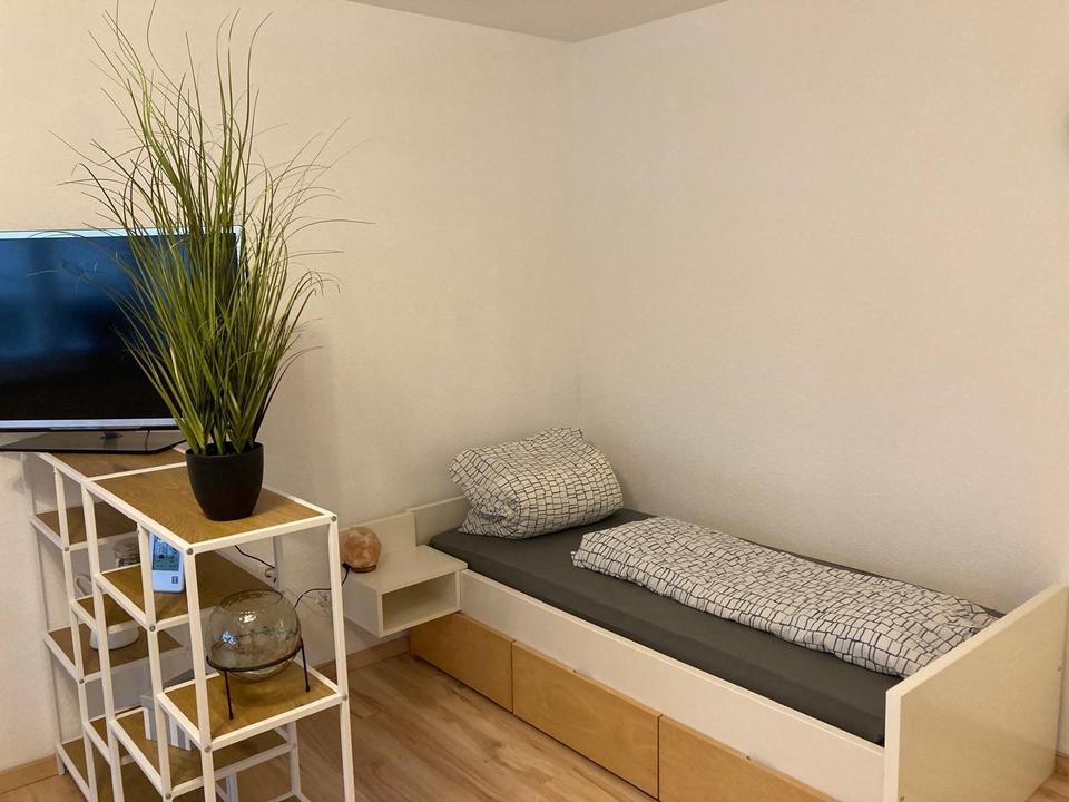 Thumbnail-1-Zimmer-Wohnung 38 qm Neu Ulm Mitte möbliert ausgestattet WLAN