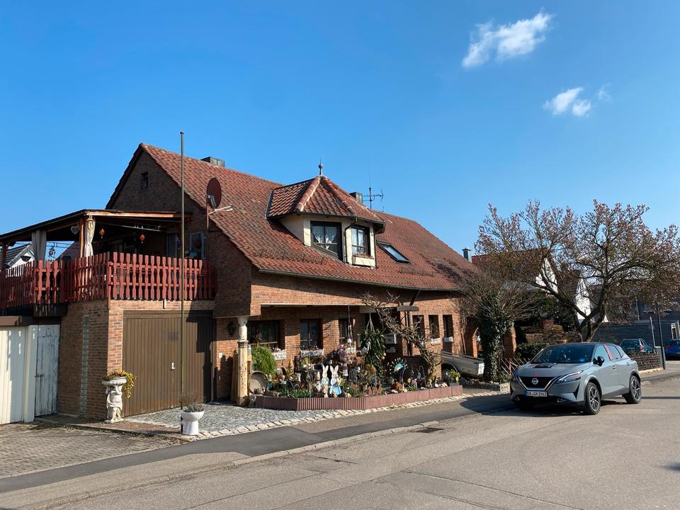 Thumbnail-Doppelhaushälfte mit Garten, Terrasse und Balkon in 71093 Weil