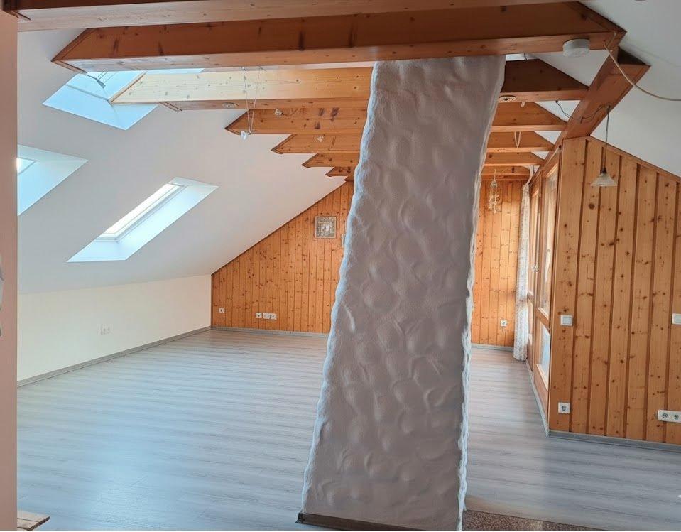 Thumbnail-Helle 2,5 Zi. DG-Wohnung in Toplage nähe U-Bahn Kleinreuth