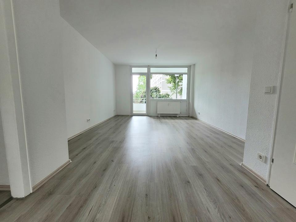 Thumbnail-Schöne 3-Zimmer-Erdgeschoss-Wohnung mit Balkon!