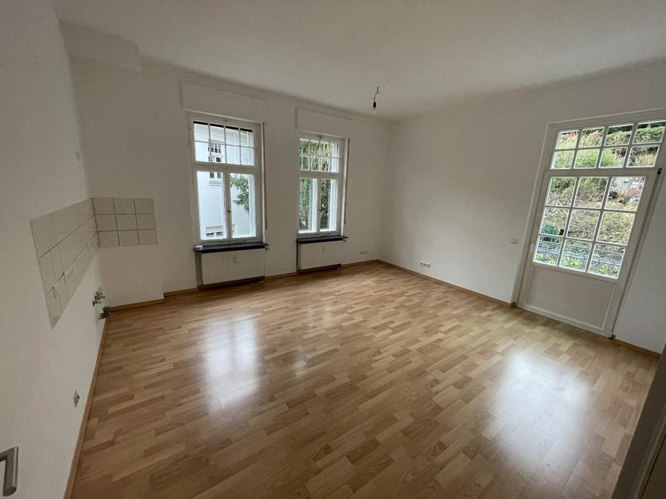 Thumbnail-Südviertel helle 2-Raum-Wohnung mit Balkon in Jugendstilvilla