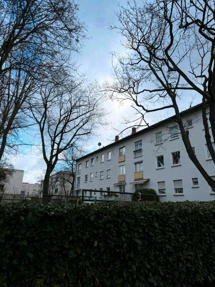 Thumbnail-Helle, neu sanierte 1,5-Zimmer-Wohnung in Frankfurt-Unterliederbach