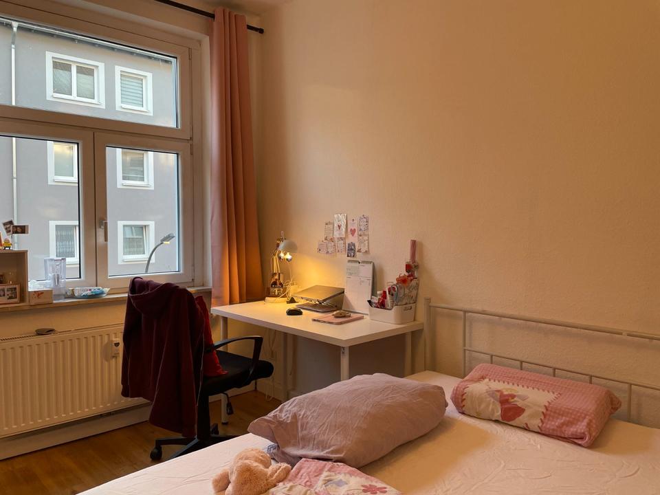 Thumbnail-(nur Frauen) Helles Zimmer in ruhiger WG in Borsigplatz (ab 10.4)