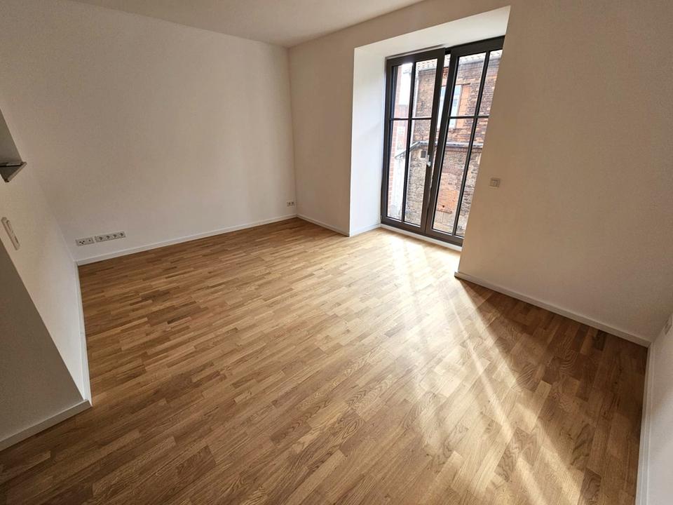 Thumbnail-Wohnen im Denkmal - 3 Zimmer, Balkon, Parkett, modernes Bad, Gäste- WC, Fußbodenheizung & Stellplatz