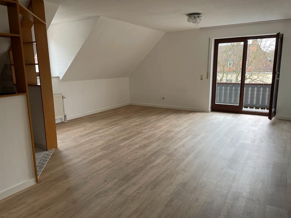 Thumbnail-Schöne helle 2 Zimmerwohnung Landau