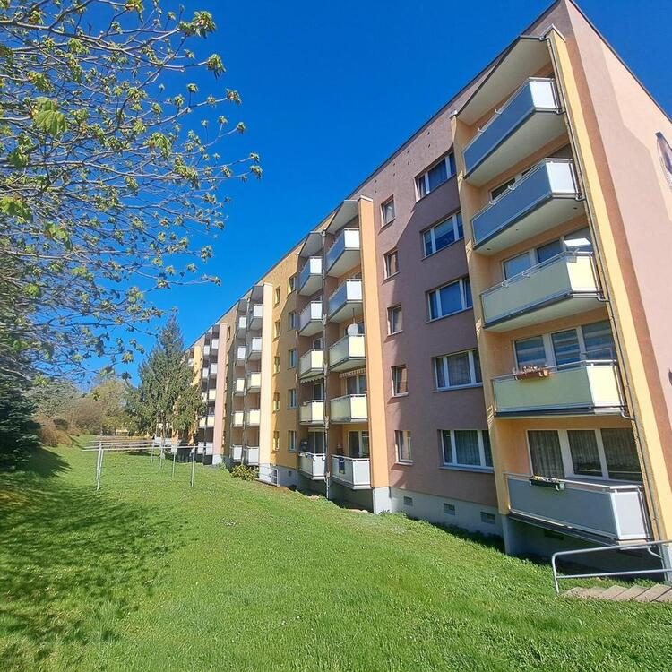 Thumbnail-Schöne, sanierte 2 Raum Wohnung mit Balkon in Waltershausen zu vermieten