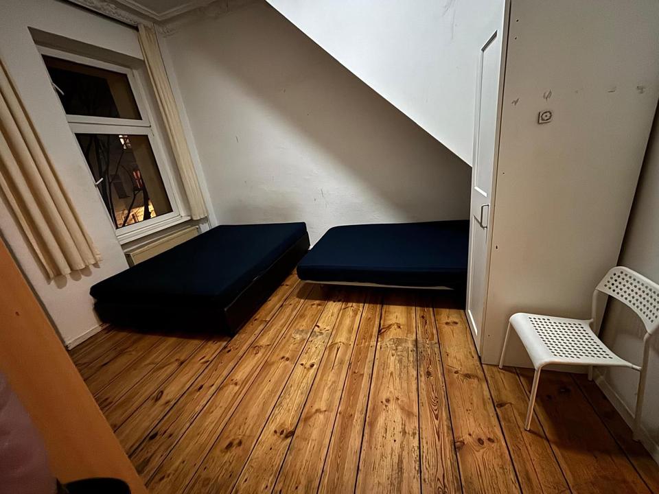 Thumbnail-Room for 2 people