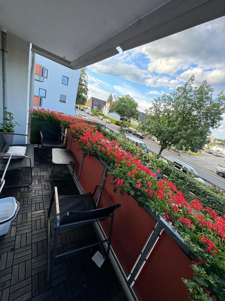 Thumbnail-Renovierte 2-Zi.-Whg. mit Balkon & TG - 5 Min zur S-Bahn Mühlheim