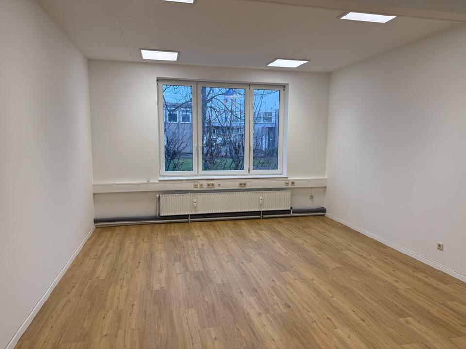 Thumbnail-DIVERSE RÄUME MIT EINER GESAMTFLÄCHE VON 213 M² BÜRO- PRAXISRAUM VERFÜGBAR AB SOFORT