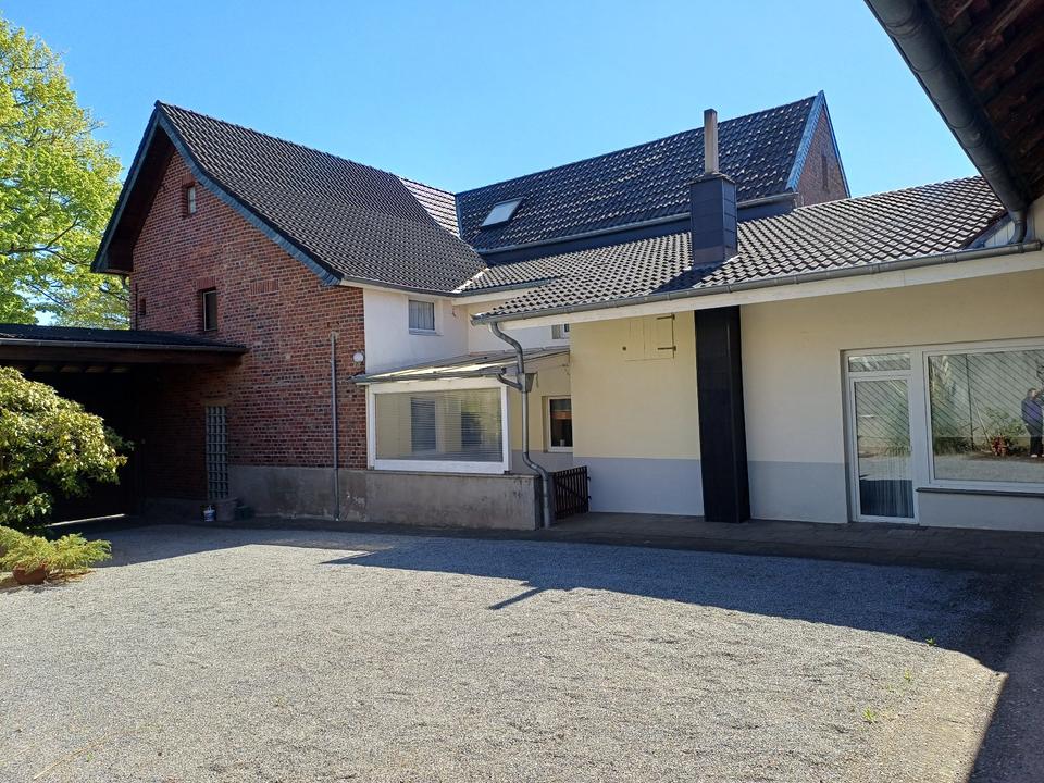 Thumbnail-Wohnhaus mit Hof- und Scheunenfläche – Bauernhof in Ortslage
