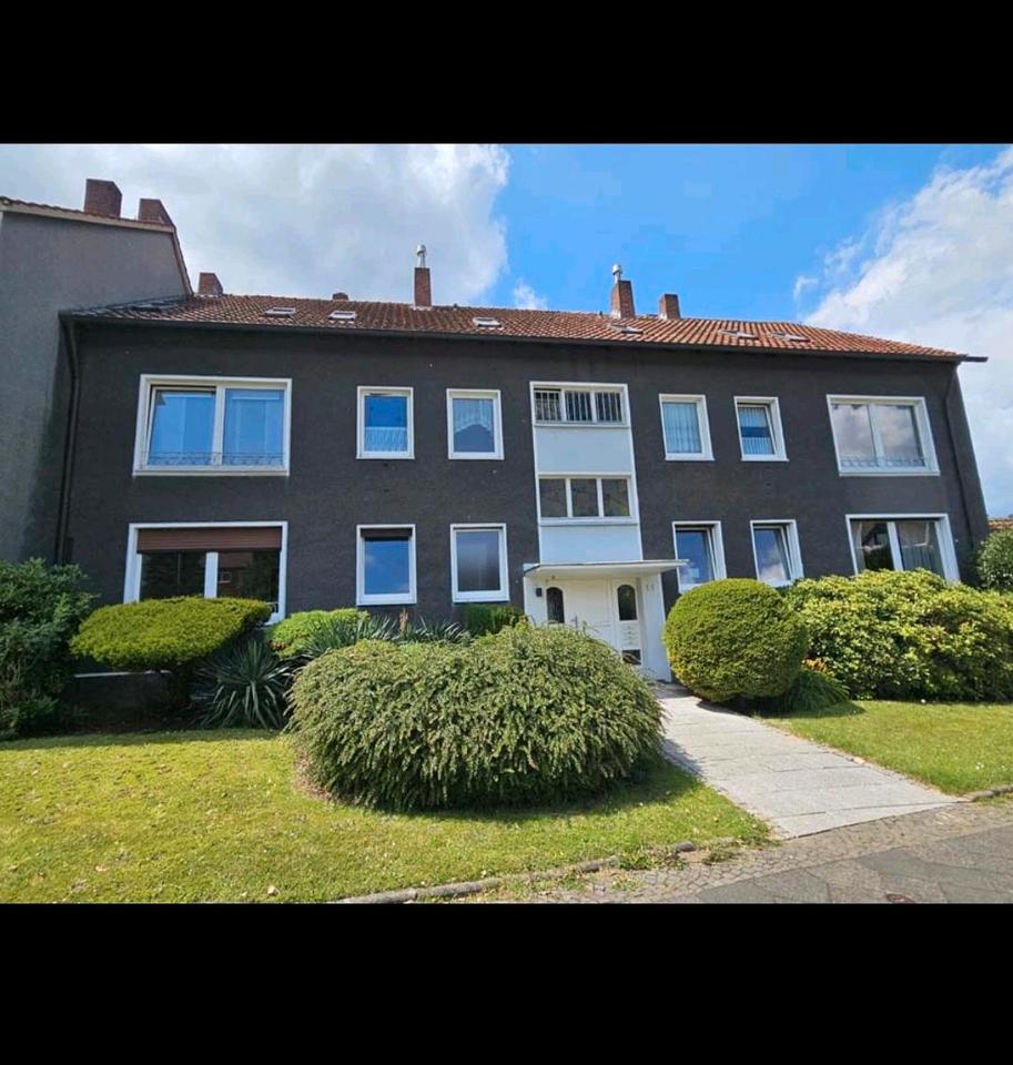 Thumbnail-Bo-Riemke - 2,5 Zimmer mit Balkon