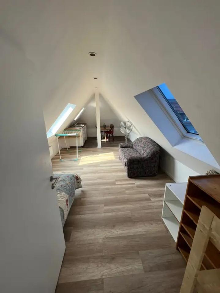 Thumbnail-Nachmieter für Dachgeschoss 2er WG mit eigener Küche ab 01.04