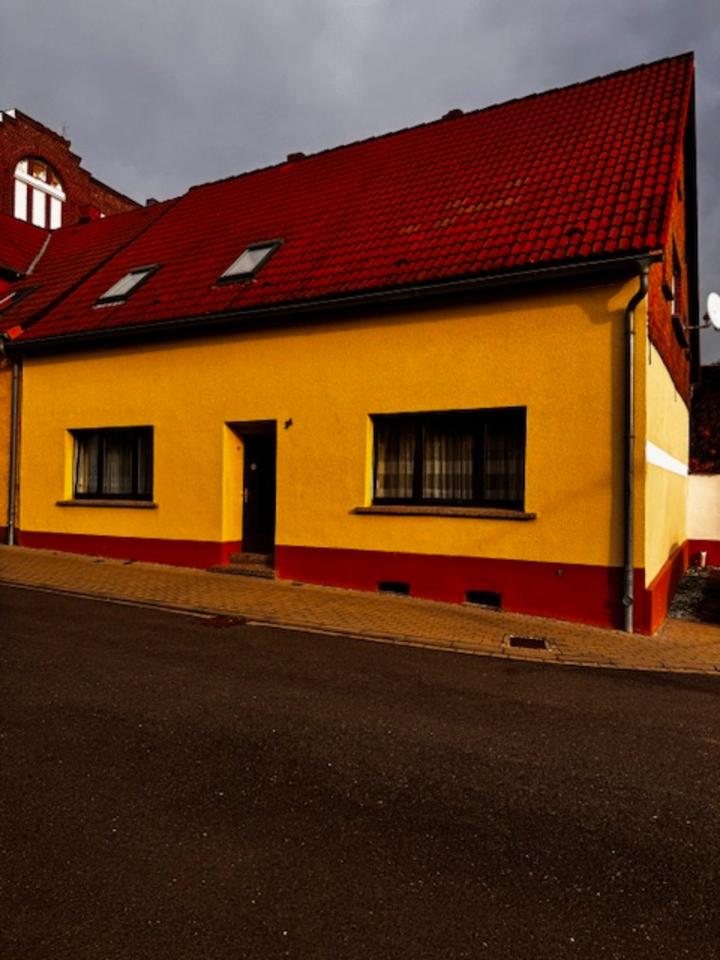 Thumbnail-Großes Wohnhaus mit Gaten in Zentraler Lage