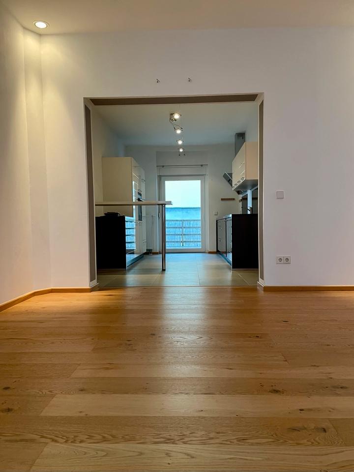 Thumbnail-Hochwertig ausgestattete 2 ZKB Altbauwohnung mit EBK und großer T