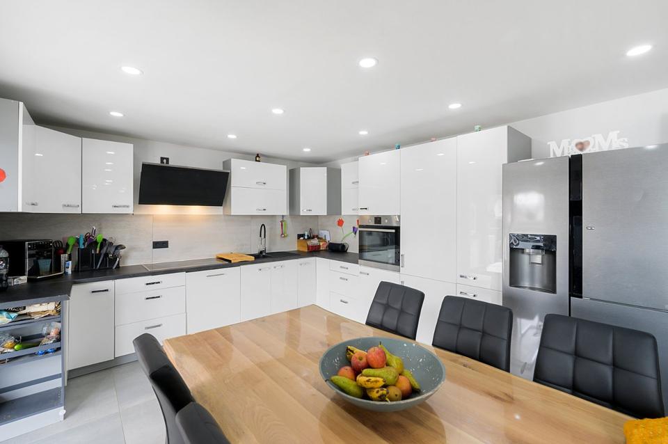 Thumbnail-Gepflegte 4,5-Zimmer Wohnung mit 150 qm Garten