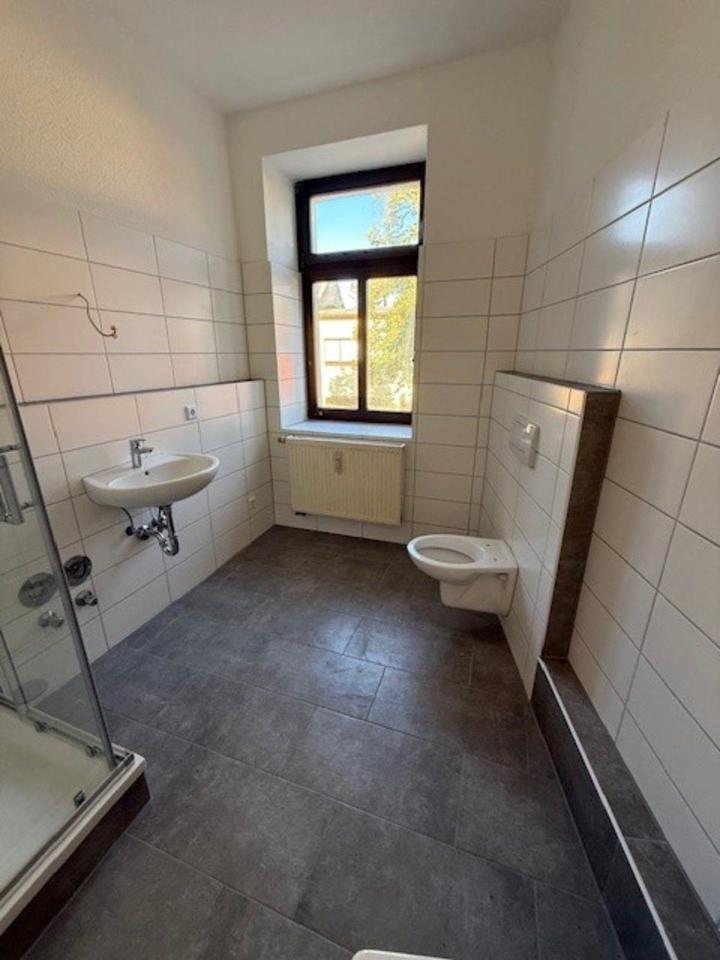 Thumbnail-teilrenovierte 4 Raumwohnung in Bernburg mit Garten