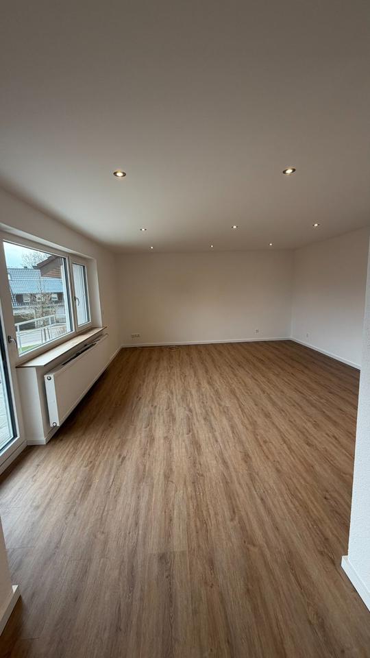 Thumbnail-Modernisierte 4-Zi-Wohnung (OG) mit Balkon, EBK und Gäste-WC