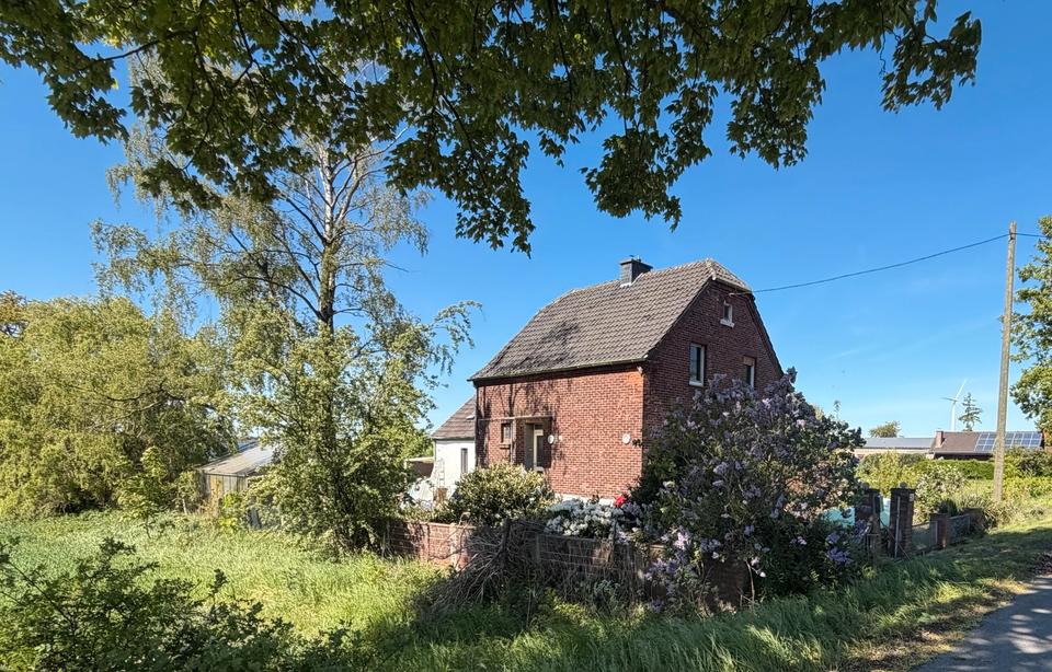 Thumbnail-Freistehendes EFH mit Großem Grundstück in Ossenberg