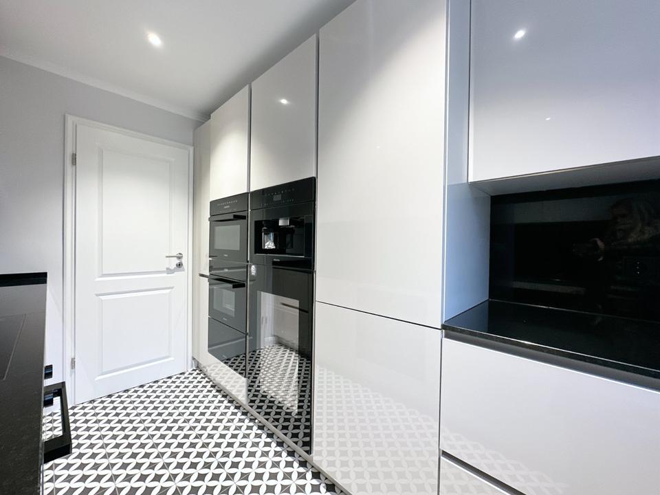 Thumbnail-Erstbezug nach Sanierung – Hochwertige 3-Zimmer-Wohnung mit exklusiver Einbauküche