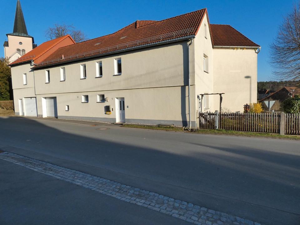 Thumbnail-Freistehendes Ein- bis Zweifamilienhaus mit Nebengelass und Garte
