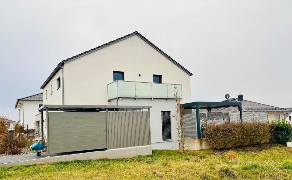 Thumbnail-Freistehendes Einfamilienhaus m. Pool