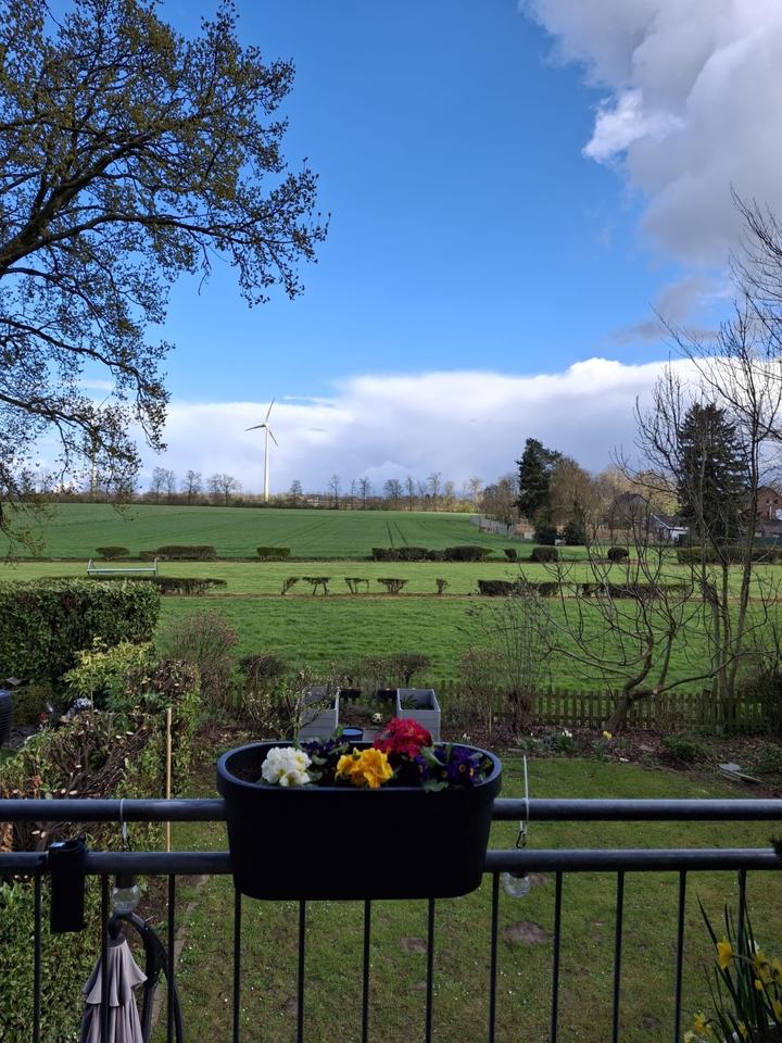 Thumbnail-Schöne 3-Zimmer-Wohnung mit Balkon und Weitblick ins Grüne