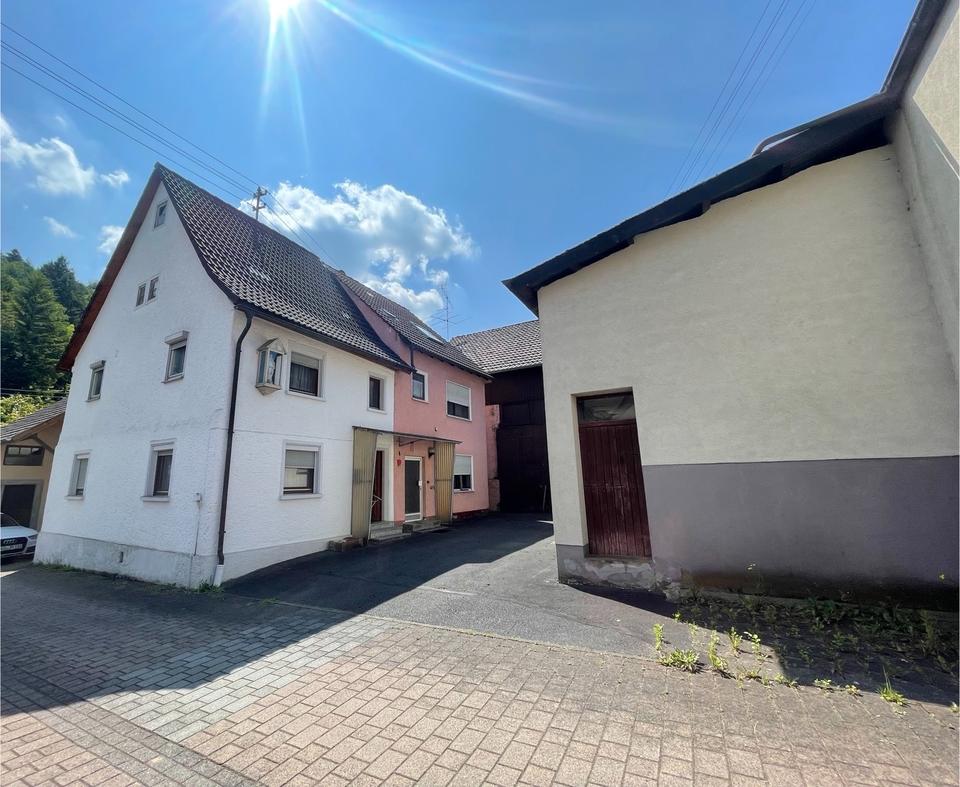 Thumbnail-Doppelhaus mit großer Scheune, Garten und Nebengebäude