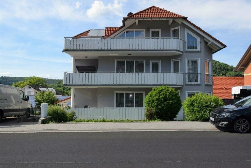 Thumbnail-Großzügige 4-Zimmer-Wohnung mit Balkon