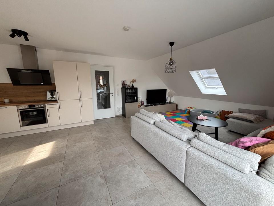 Thumbnail-Moderne 4-Zimmer-Wohnung mit Balkon